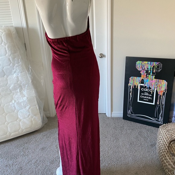 FOREVER 21 BURGUNDY RIBBED HALTER MAXI DRESS SIZE S NWT - Picture 7 of 8